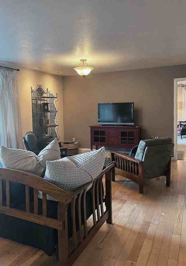 756 Michele Dr - Photo 2 of 18