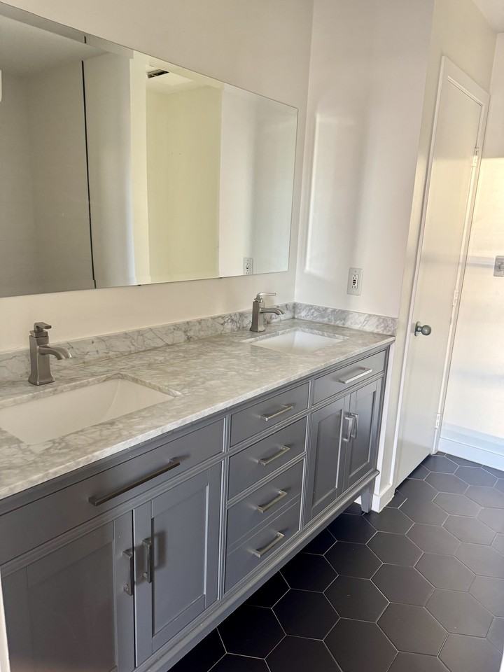 83 Washington St #2K - Photo 6 of 10