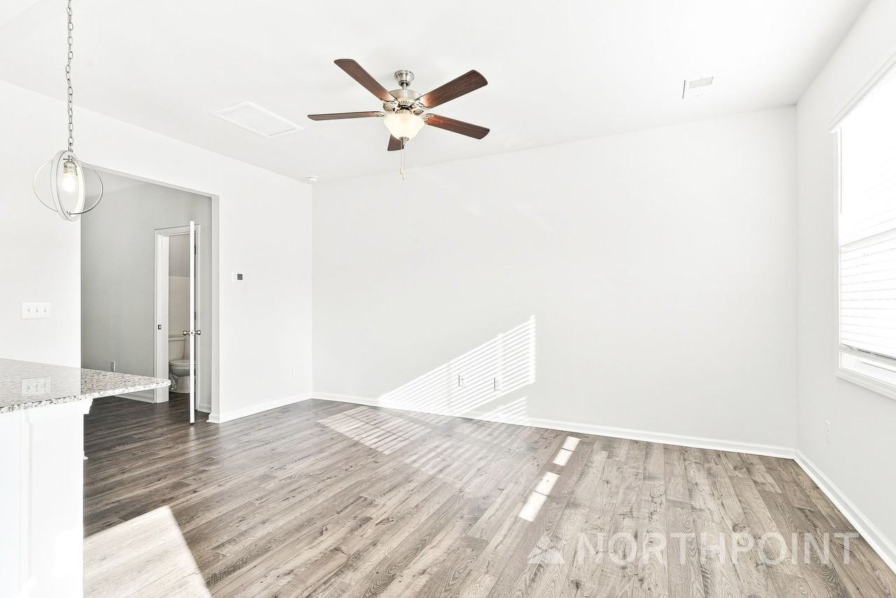 3740 Yorkshire Pl - Photo 2 of 15