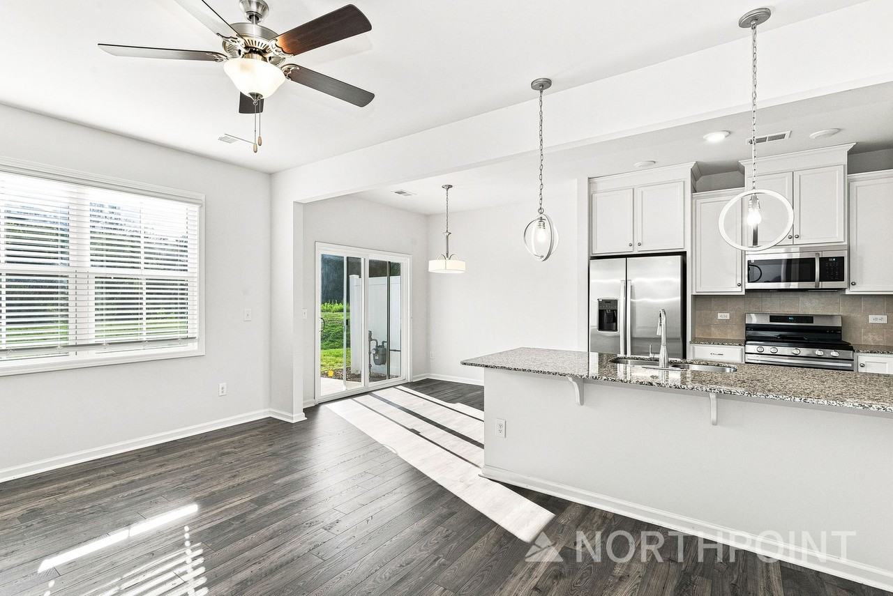 3740 Yorkshire Pl - Photo 5 of 15