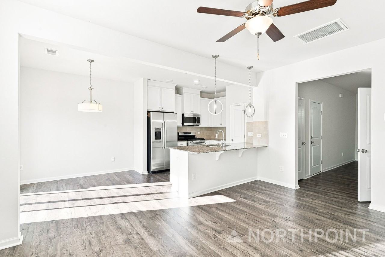 3740 Yorkshire Pl - Photo 4 of 15