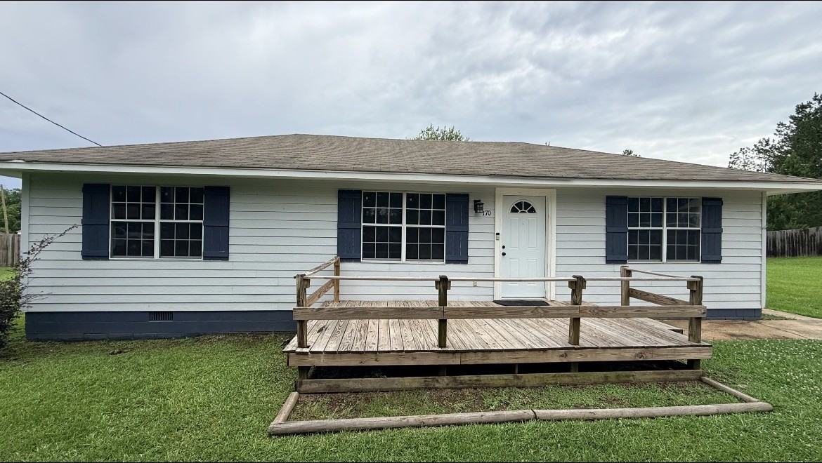 170 Colonial Cir #NA - Photo 2 of 5