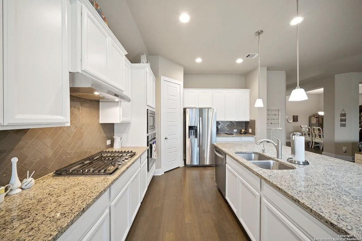 7606 Foss Aly #NA - Photo 7 of 14
