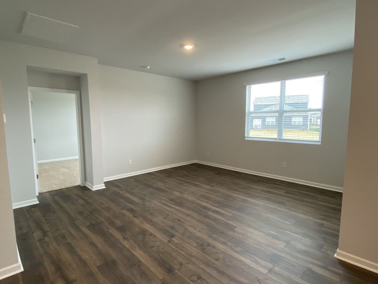 5058 Hunters Village Dr - Photo 2 of 30