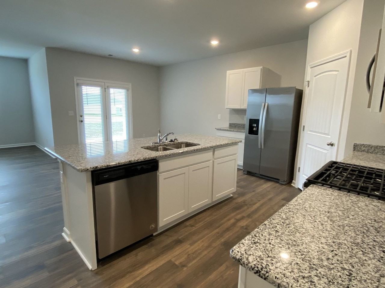 5058 Hunters Village Dr - Photo 5 of 30