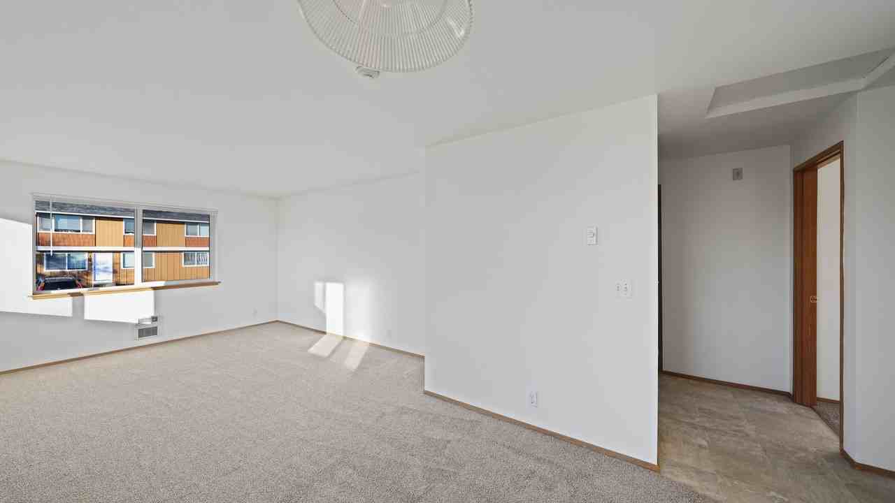 101 S Oak Harbor St #A102 - Photo 4 of 22