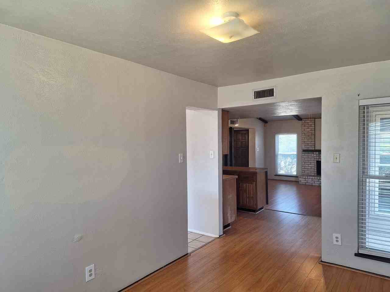 10238 White Elm Rd - Photo 7 of 26