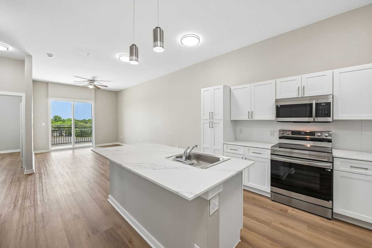 Oasis Vista Apartments - Photo 5 of 12
