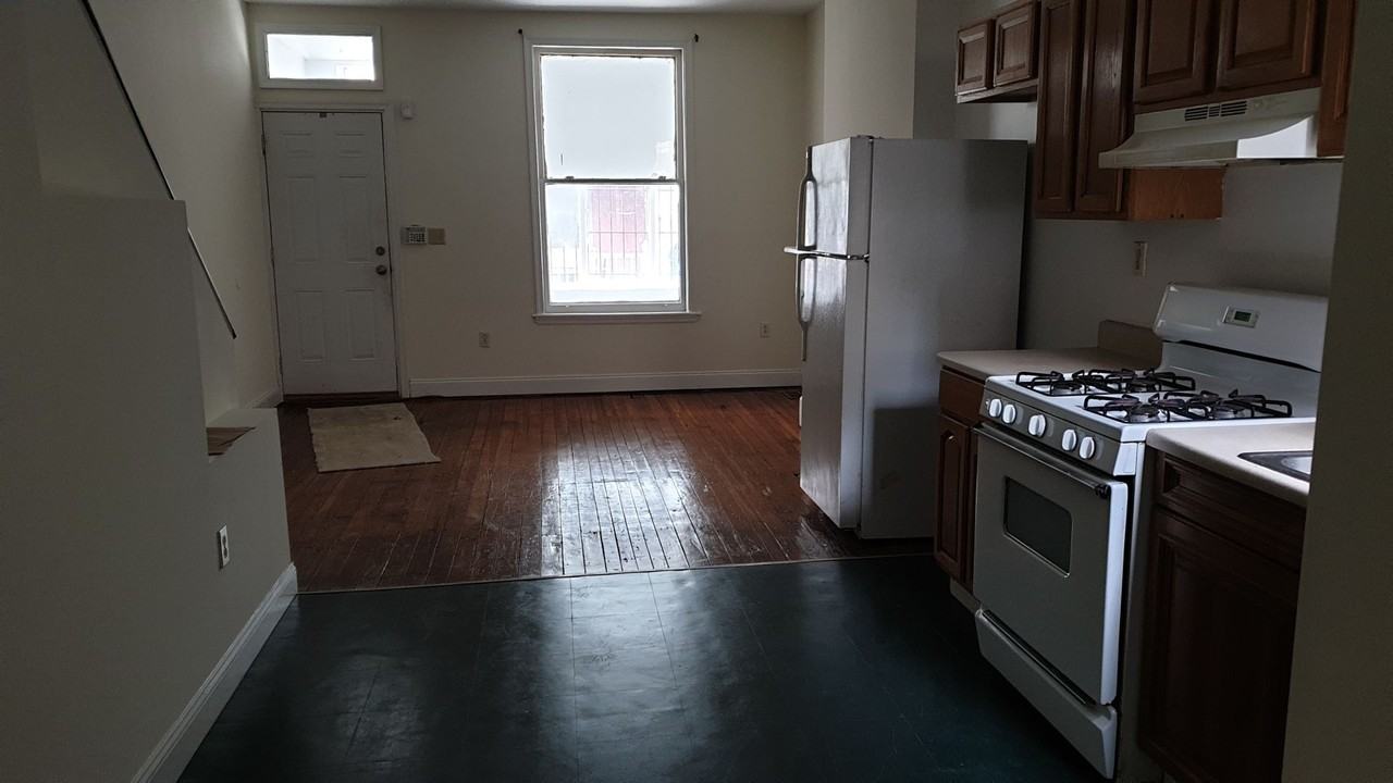 1340 S Markoe St - Photo 5 of 17