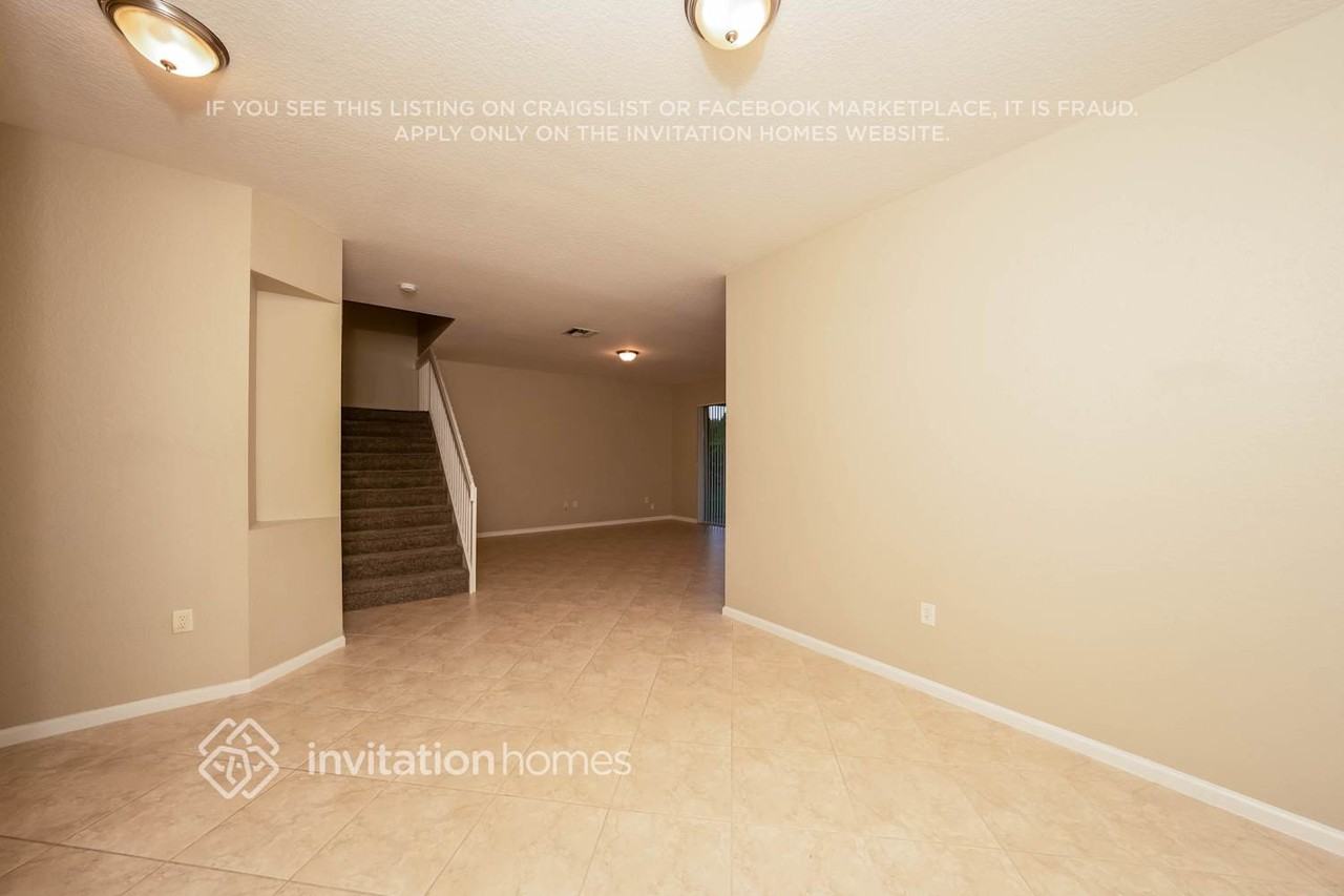 7866 Jewelwood Dr - Photo 4 of 18