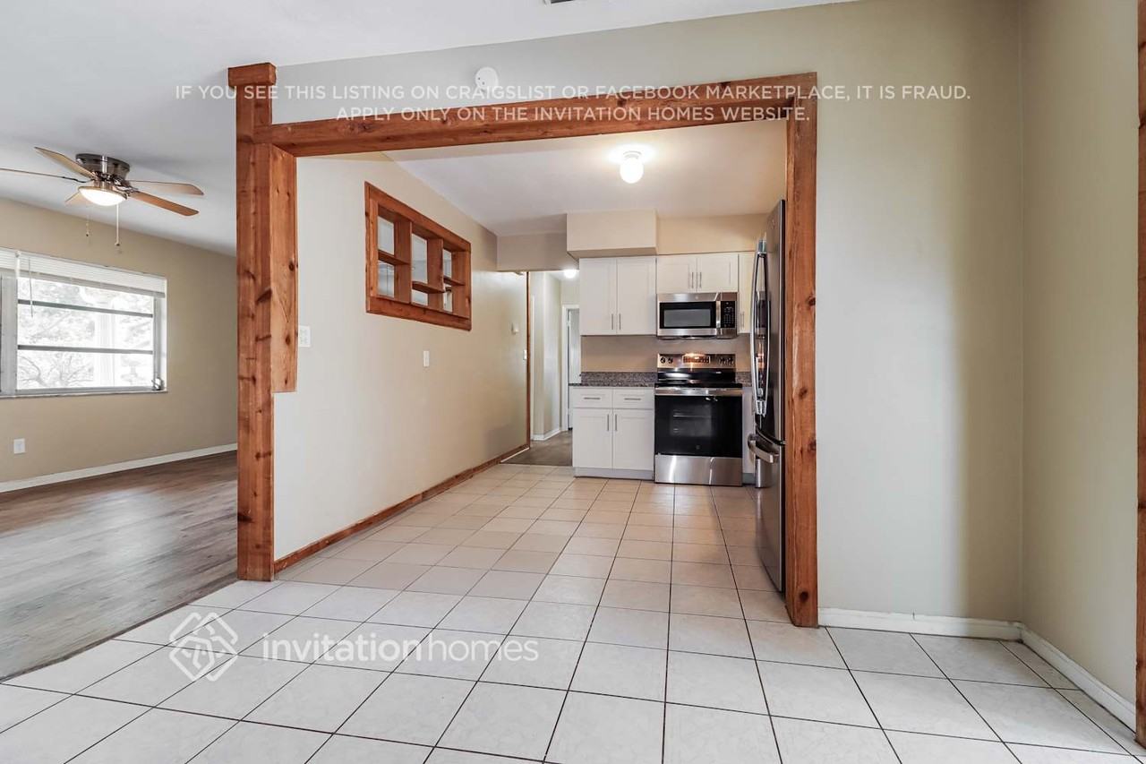 8924 110th Ln - Photo 5 of 17