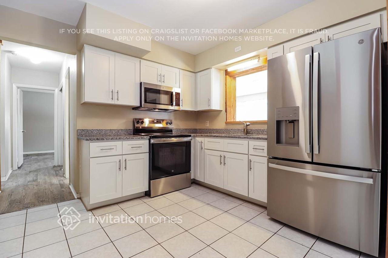 8924 110th Ln - Photo 6 of 17