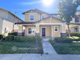 featured image of 3043 Roadrunner Dr