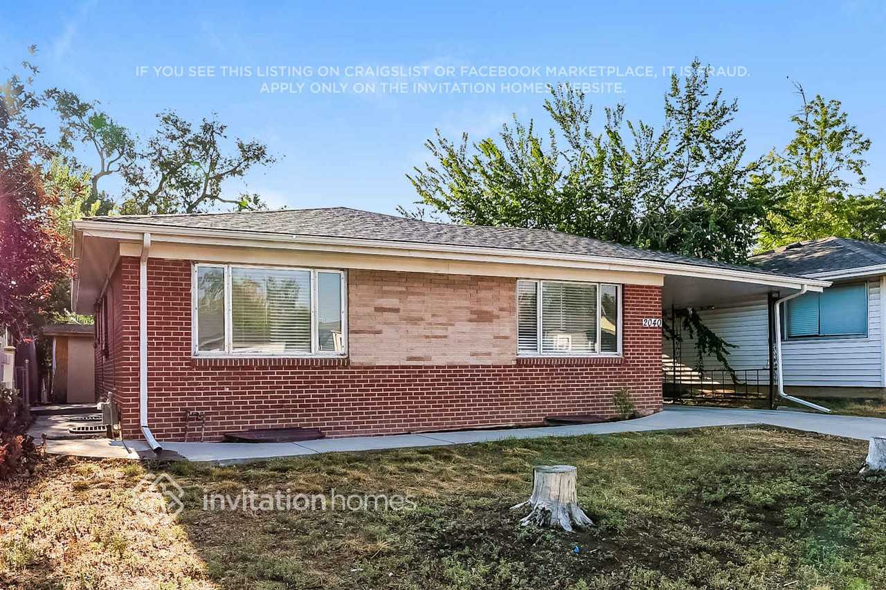 2040 Ironton St - Photo 4 of 18