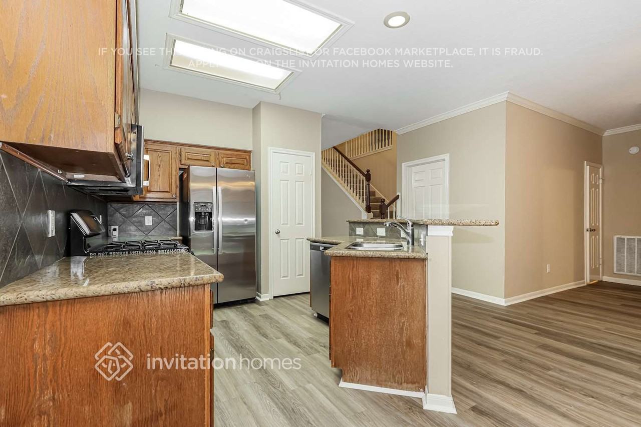 7822 Heather Heights Way - Photo 7 of 18