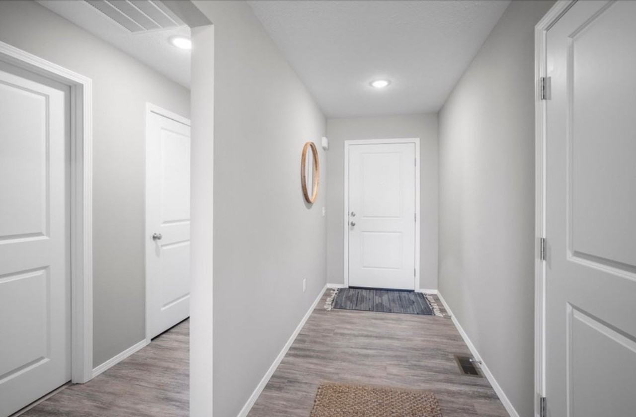 1460 Habersham St - Photo 2 of 9