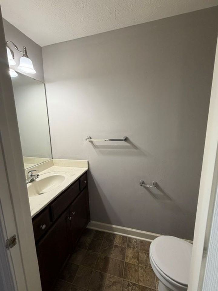 257 Audley Ave - Photo 6 of 12