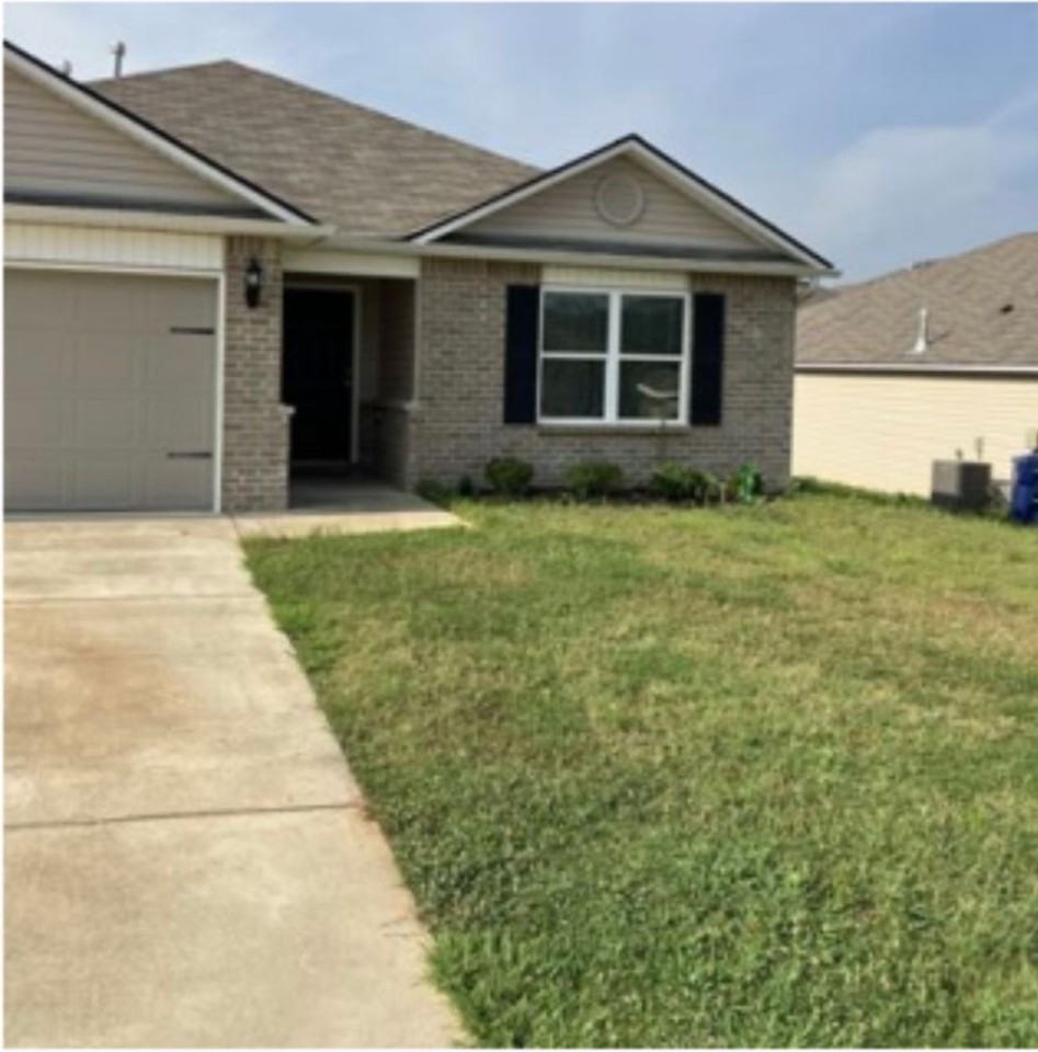 441 Woodland Trl - Photo 2 of 5