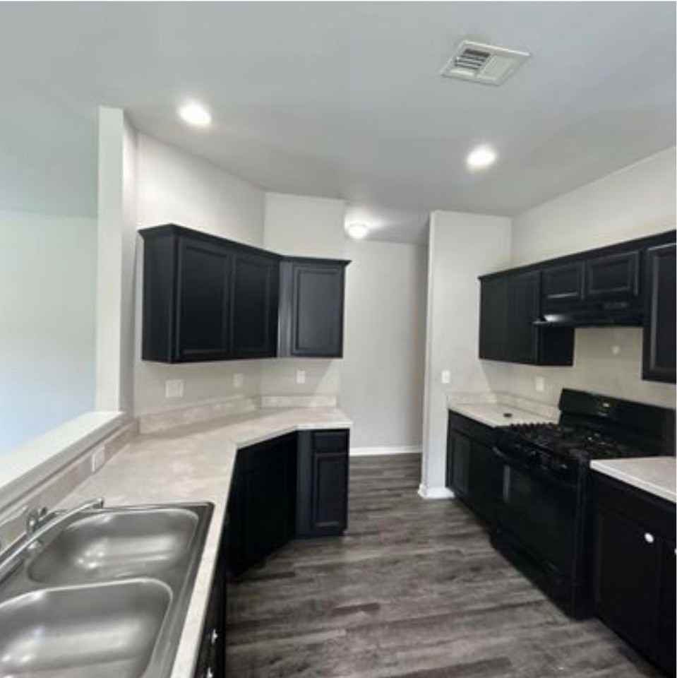 441 Woodland Trl - Photo 4 of 5