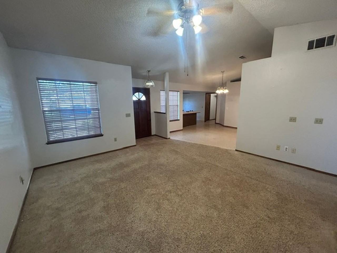 6025 W Paradise Ave - Photo 3 of 11