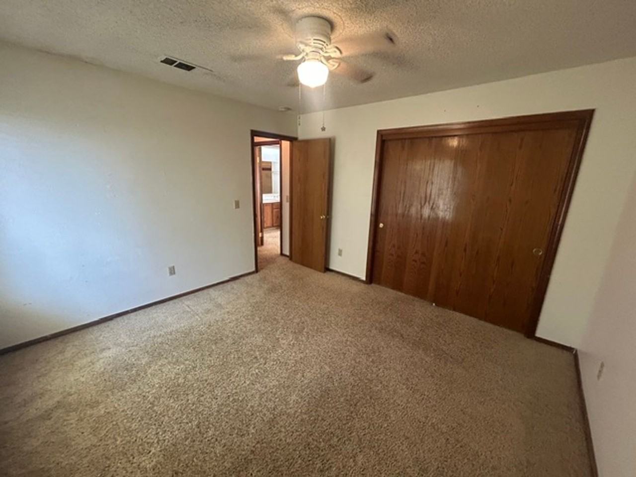 6025 W Paradise Ave - Photo 6 of 11