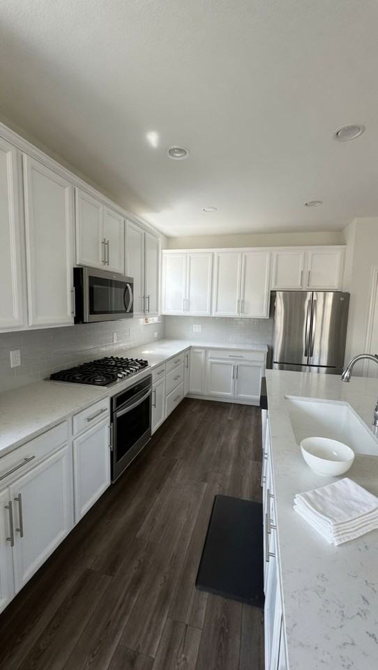 2616 Melrose Dr - Photo 3 of 16