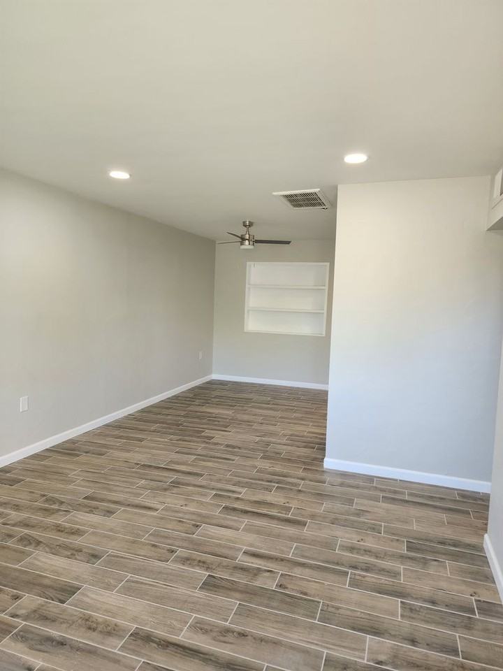 1041 W Elna Rae St - Photo 3 of 21