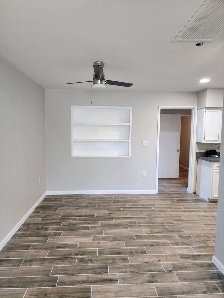 1041 W Elna Rae St - Photo 4 of 21