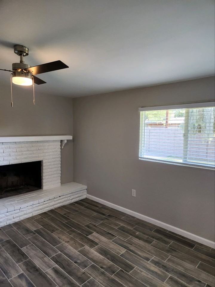 1041 W Elna Rae St - Photo 6 of 21