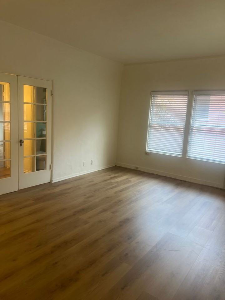 1-soban stan, 93 m²