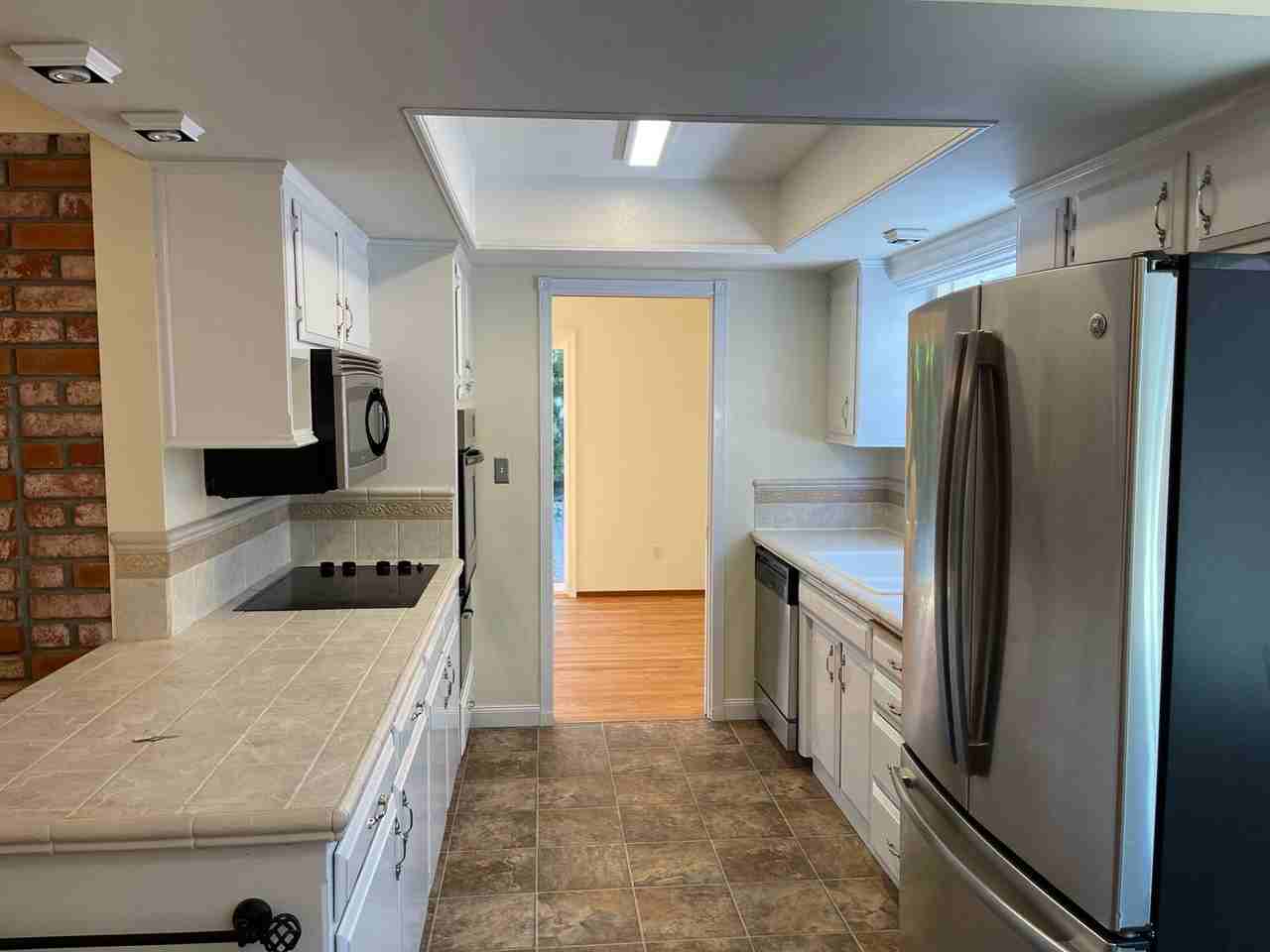1428 Roselli Dr - Photo 4 of 19
