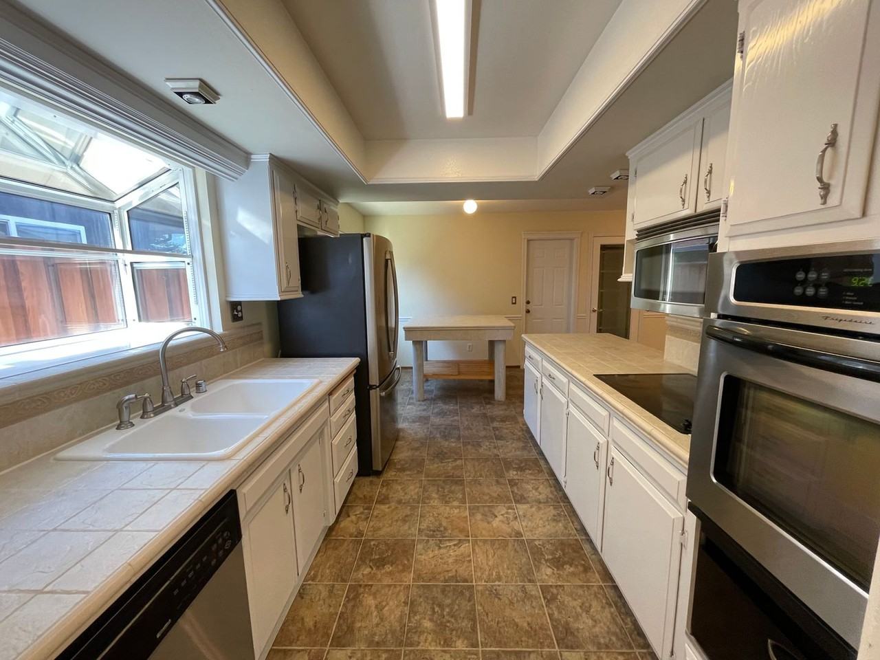 1428 Roselli Dr - Photo 5 of 19
