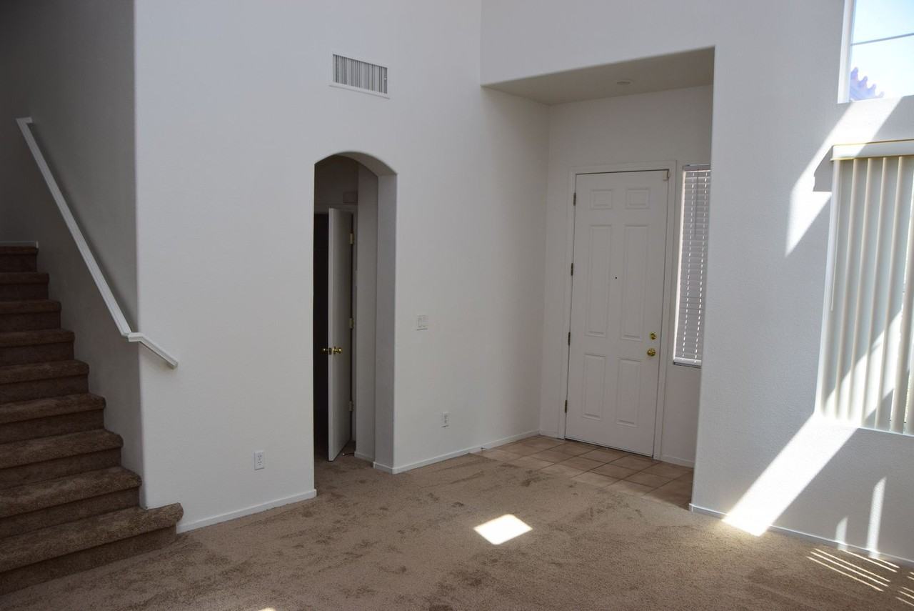 9493 Grove Ridge Ave - Photo 6 of 43