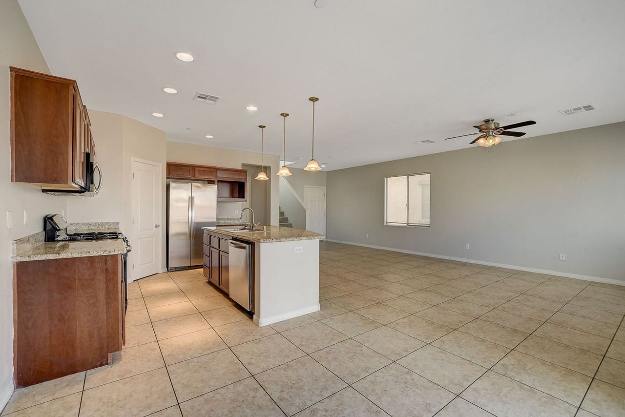 4020 Thomas Patrick Ave - Photo 5 of 32