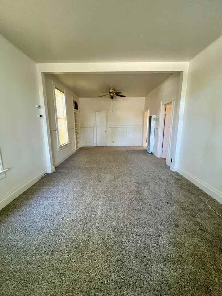 1044 Lincoln St - Photo 2 of 15