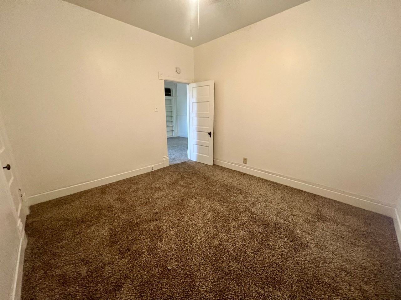 1044 Lincoln St - Photo 7 of 15