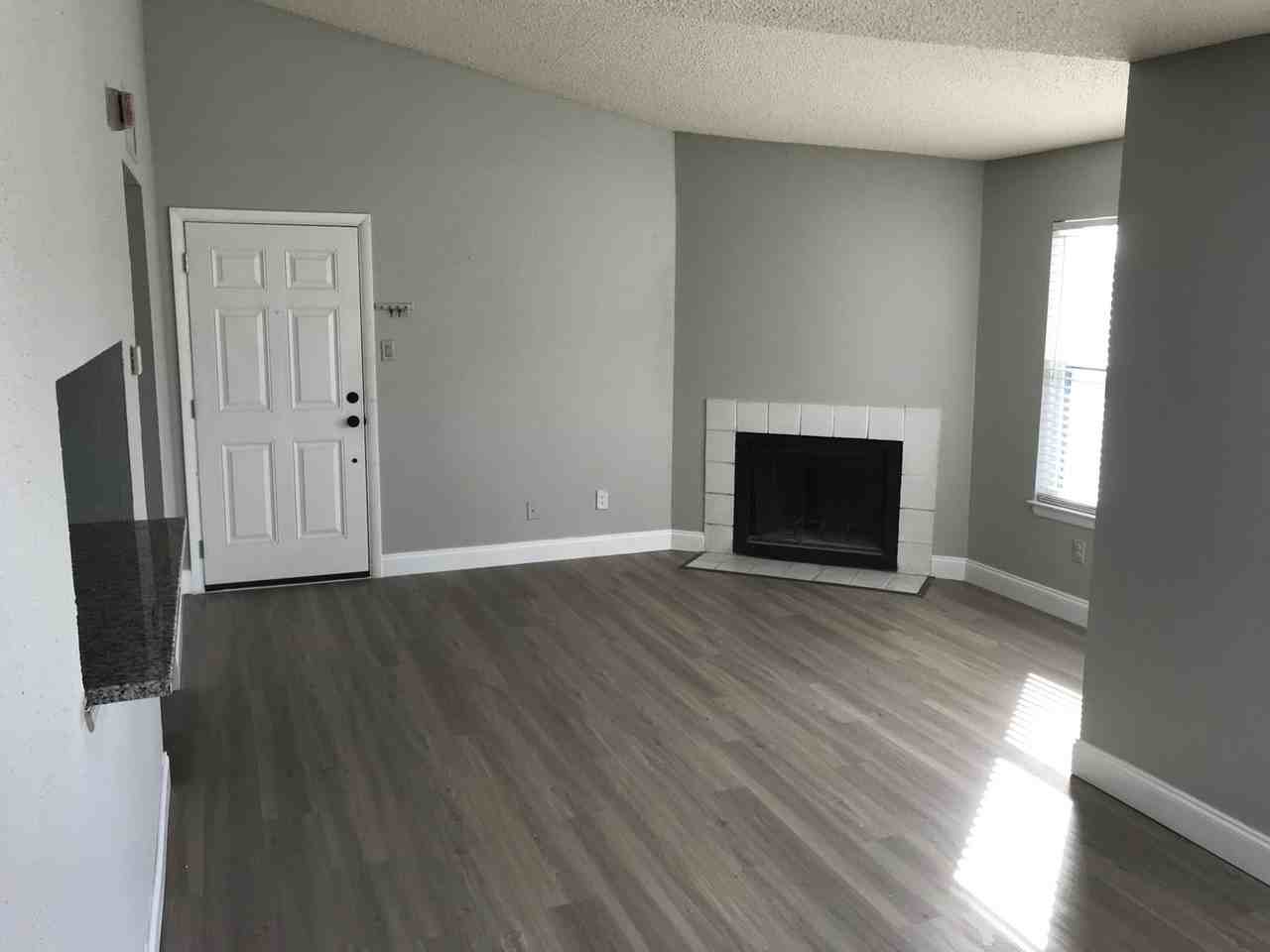 3716 Idlebrook Cir - Photo 3 of 21