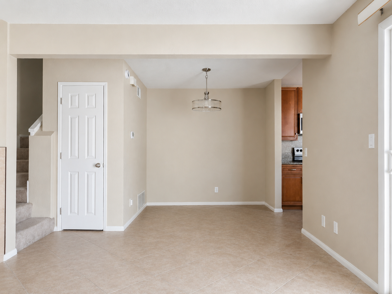 1354 Evergreen Dr - Photo 4 of 12
