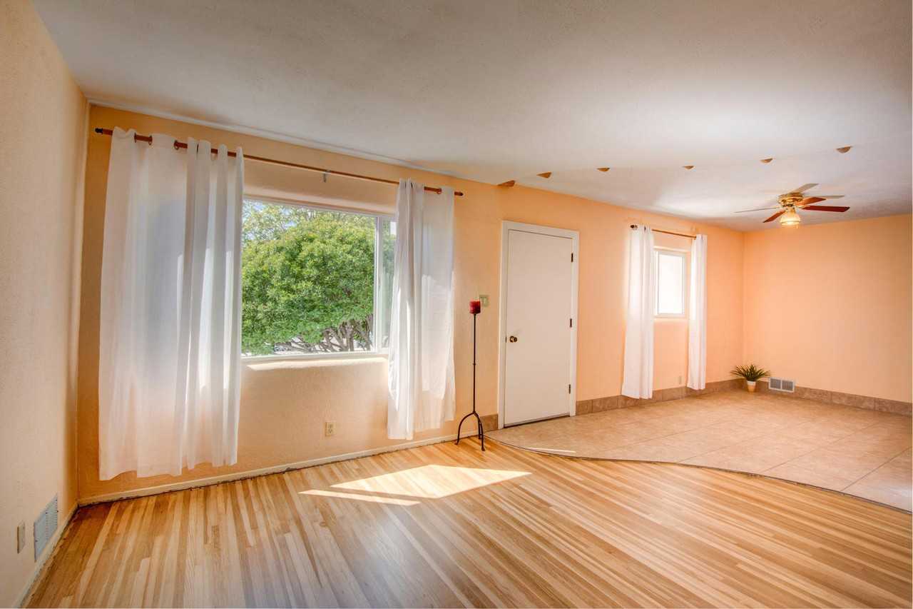 1804 Illinois St Ne - Photo 2 of 22