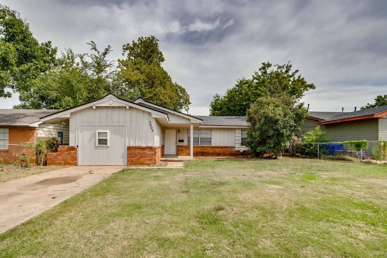 3005 Sw 52nd Pl - Photo 2 of 43