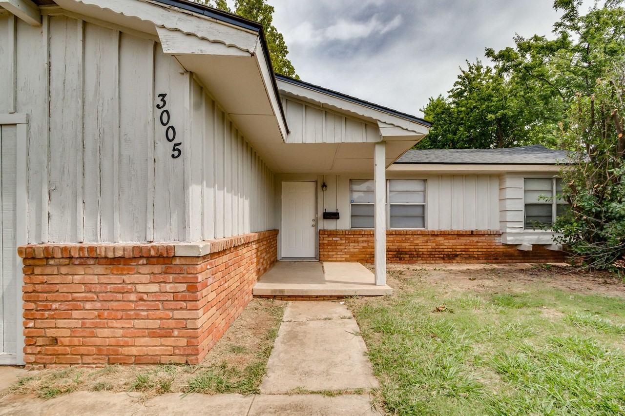 3005 Sw 52nd Pl - Photo 4 of 43