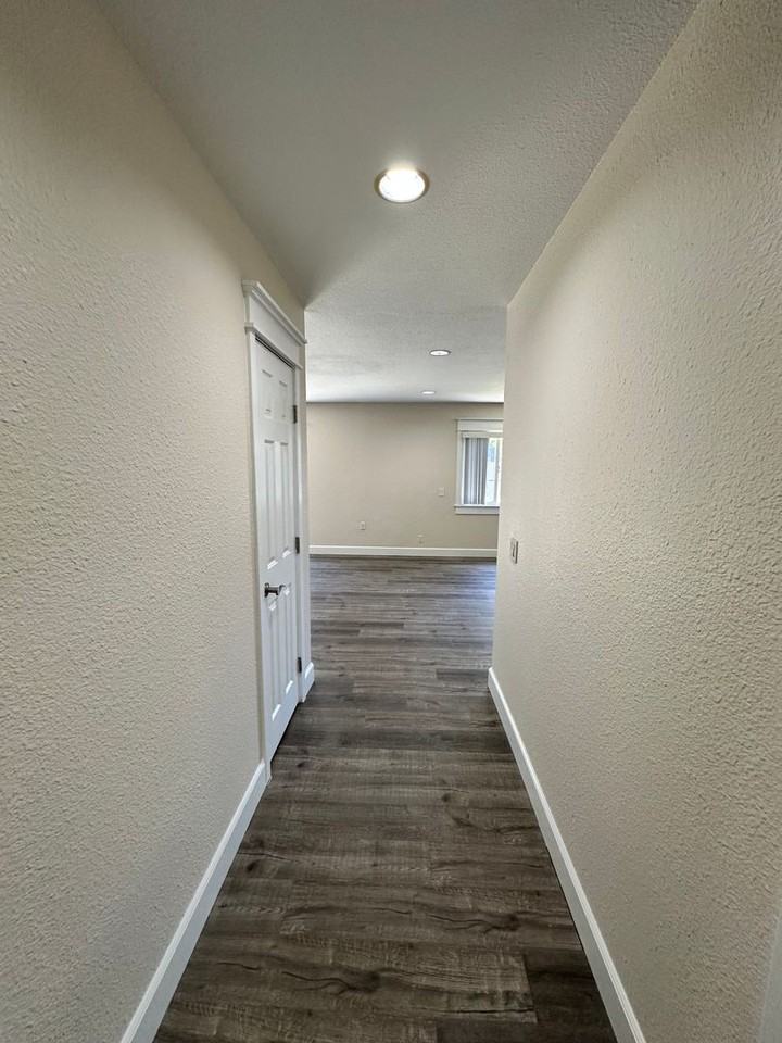 591 Fayette Cir - Photo 2 of 16