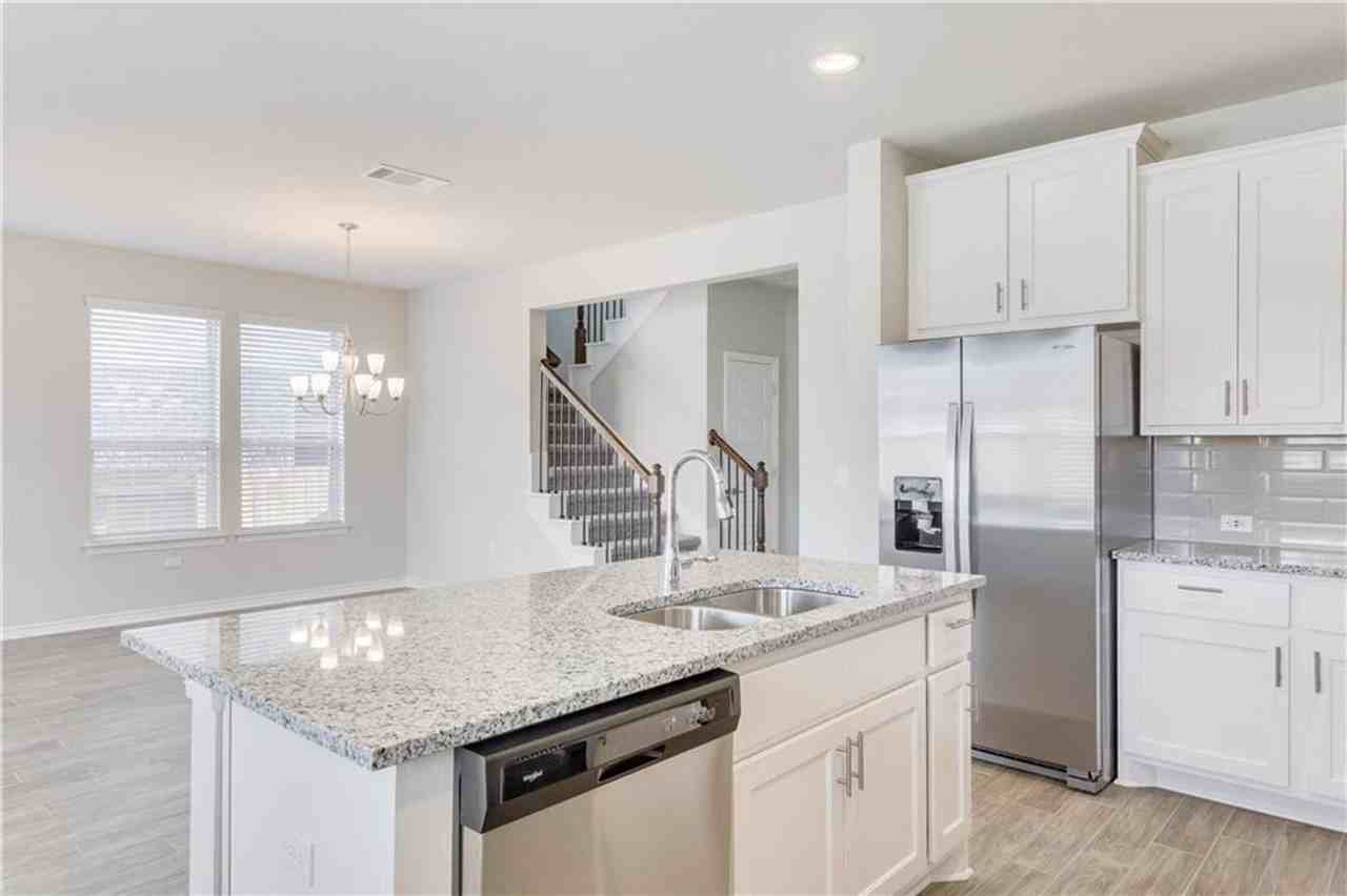 14202 Mccoy Loop - Photo 5 of 36