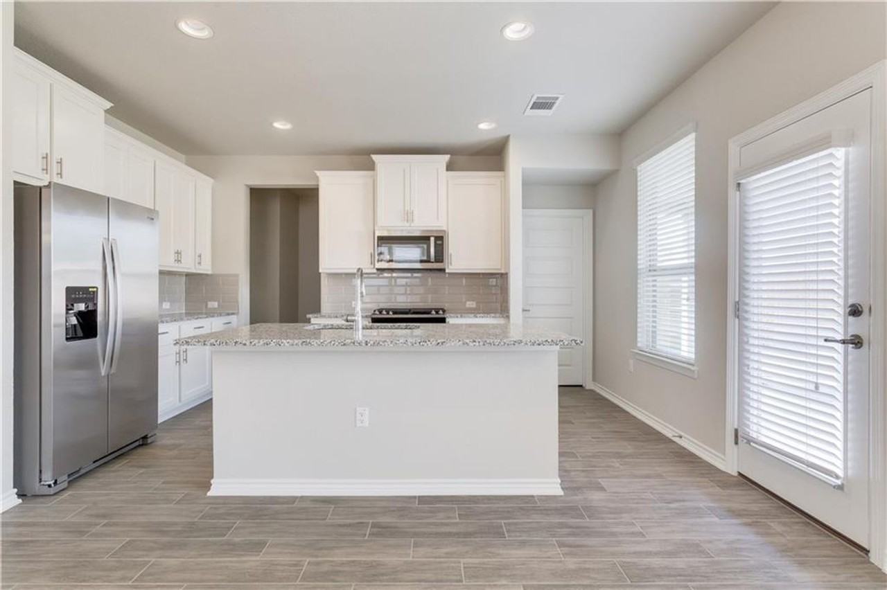 14202 Mccoy Loop - Photo 7 of 36