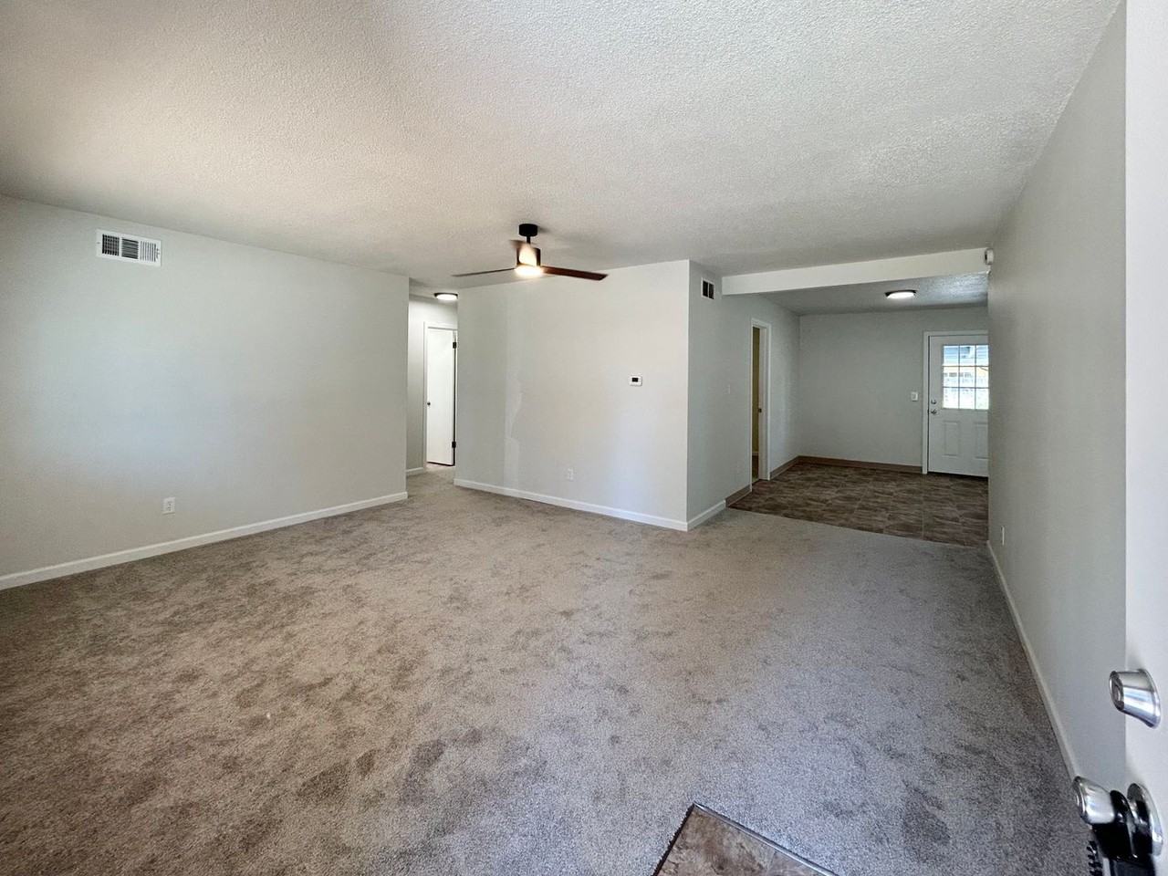 210 Sw 142nd Ave - Photo 4 of 45