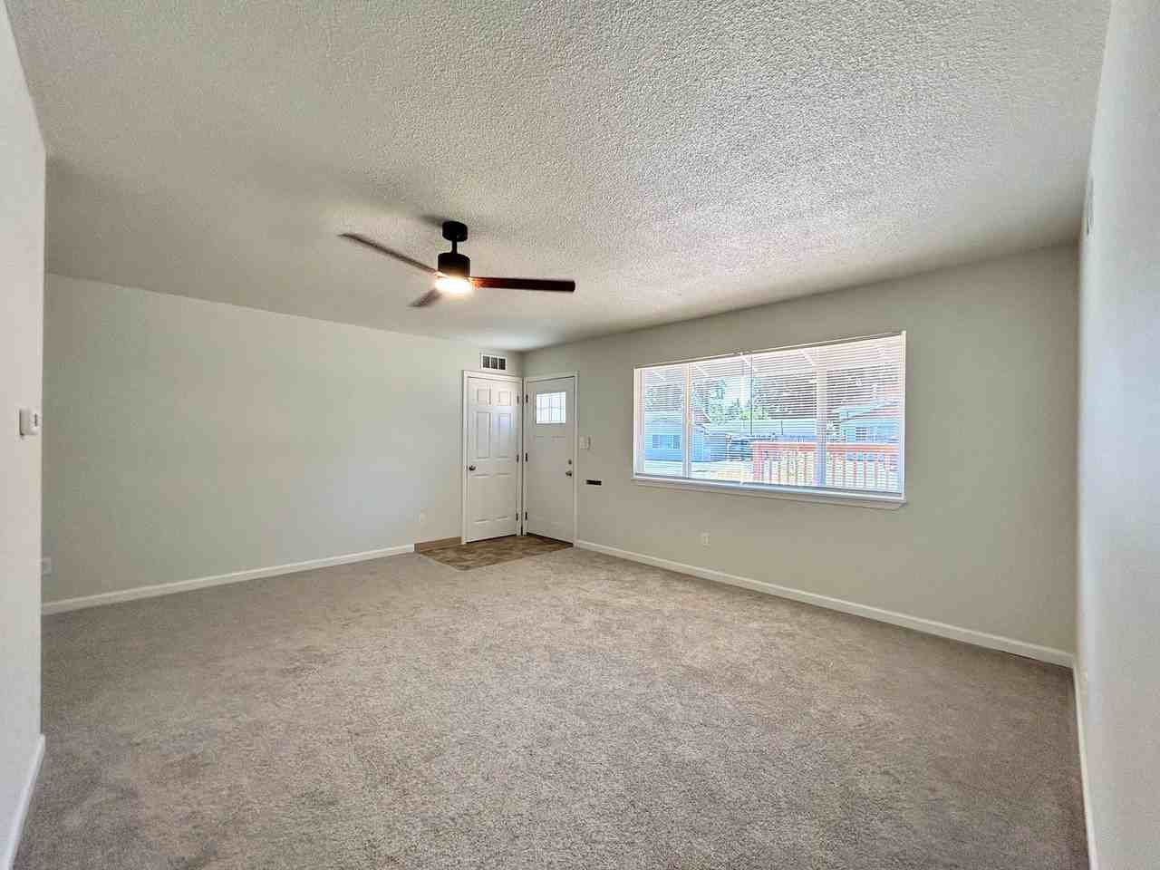 210 Sw 142nd Ave - Photo 6 of 45