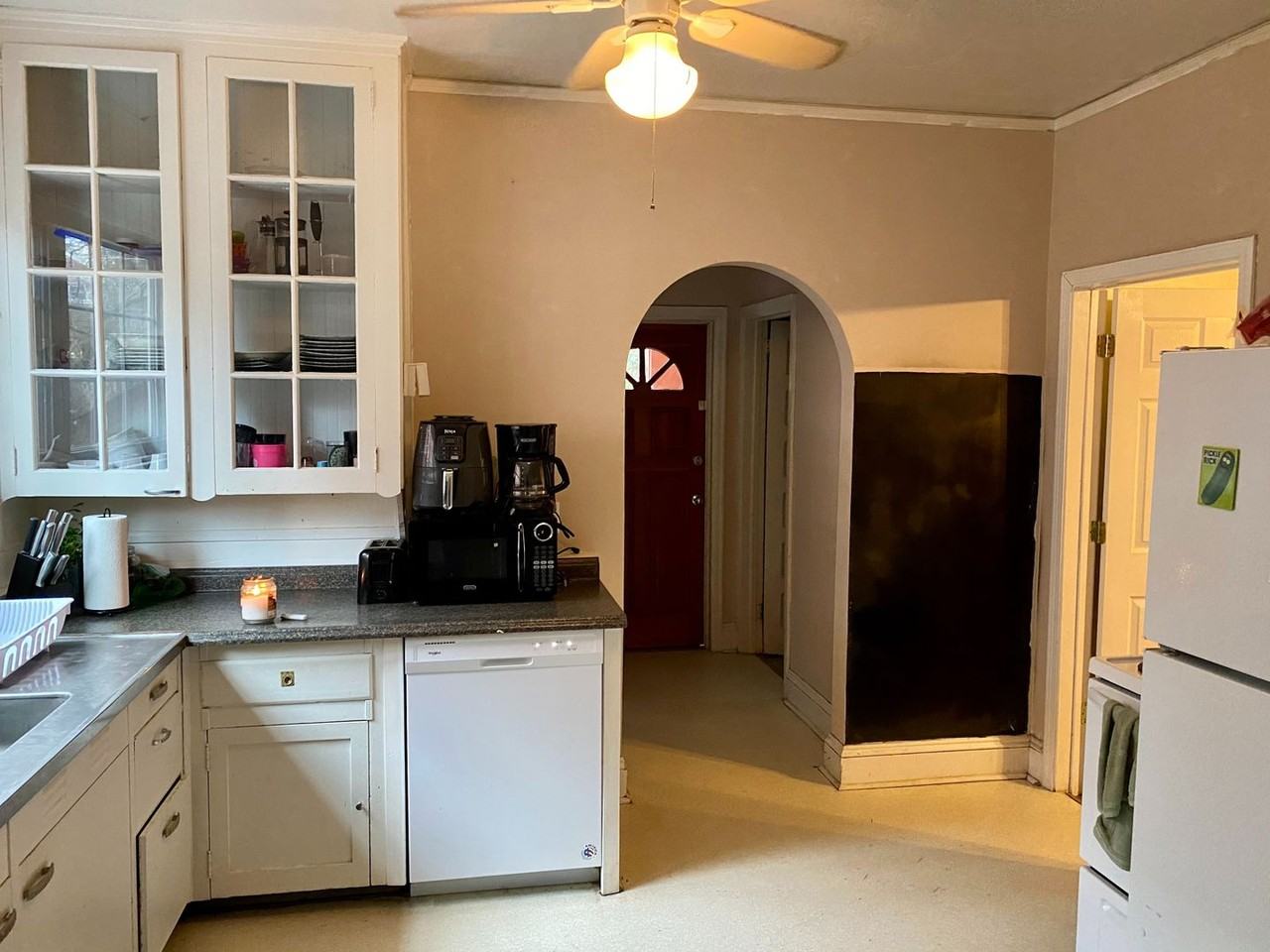 2505 Vanderbilt Ave - Photo 4 of 17