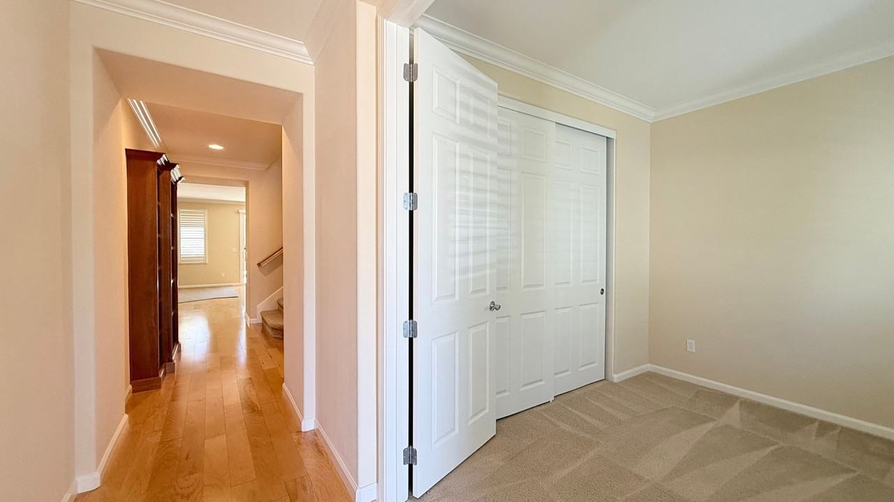 304 Karelian St - Photo 4 of 48