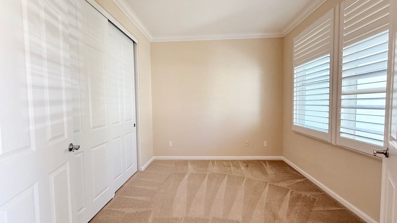304 Karelian St - Photo 5 of 48