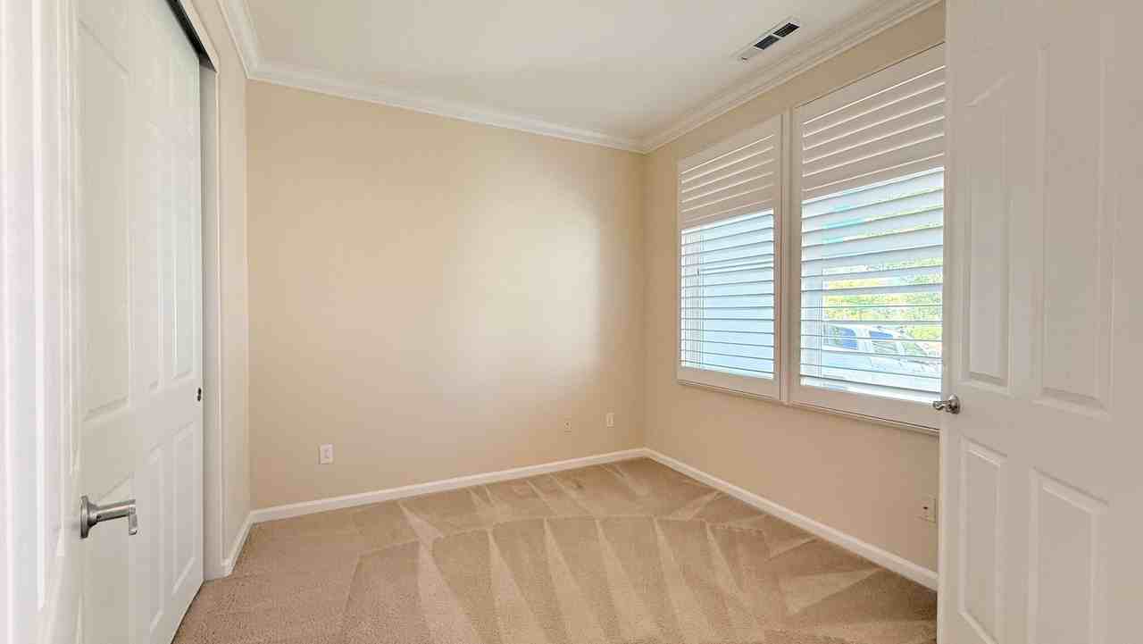 304 Karelian St - Photo 6 of 48